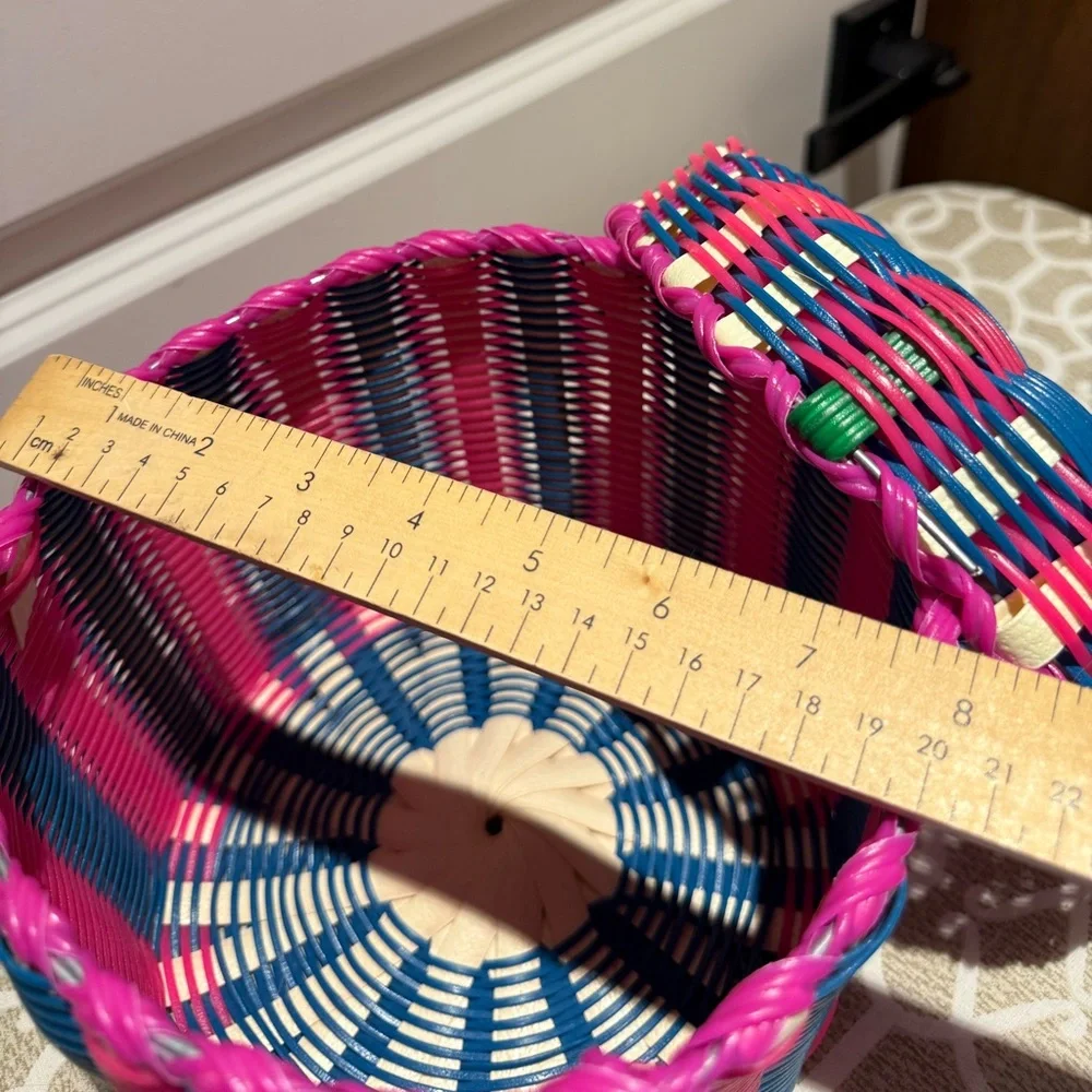 Plastic woven basket round 'catch all' with lid ~ multicolor stripes